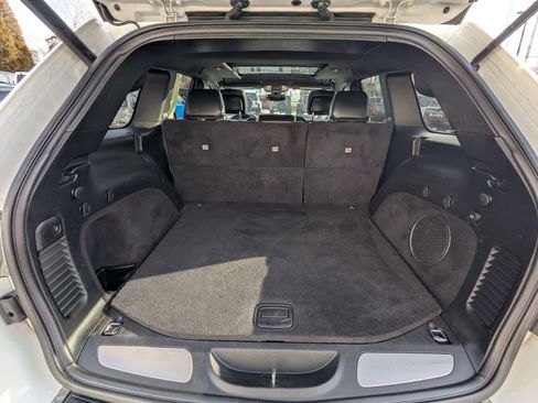 Used 2018 Jeep Grand Cherokee Limited image 24