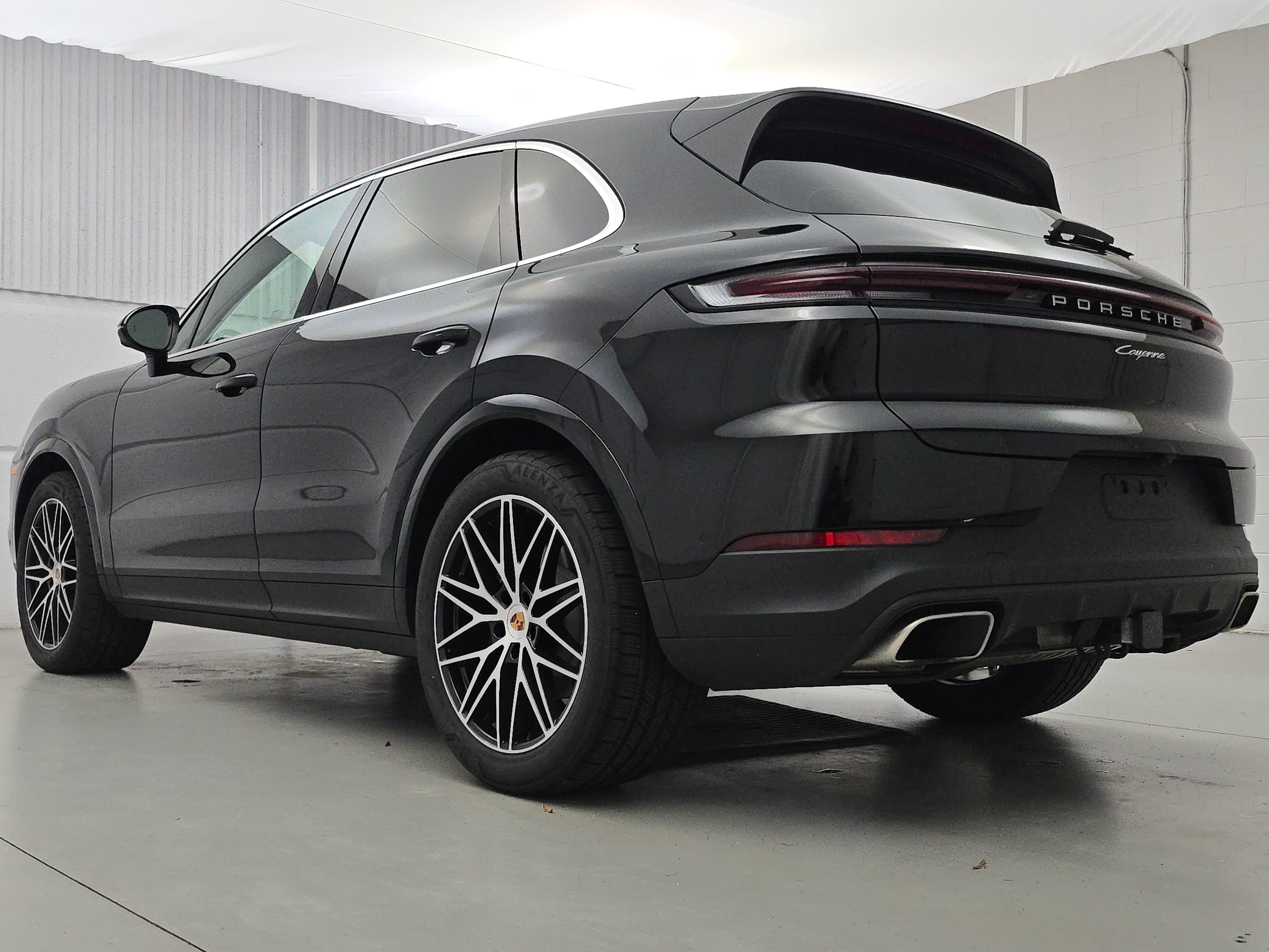 Certified 2026 Porsche Cayenne AWD/4WD image 3