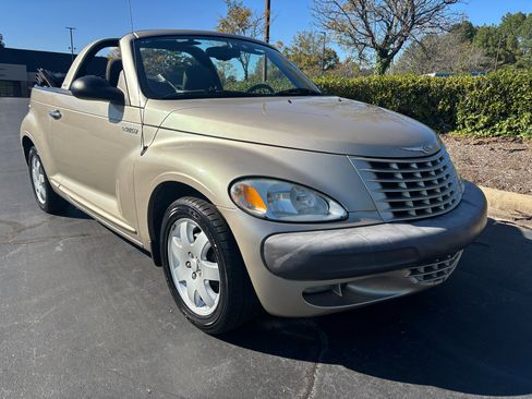 Used 2005 Chrysler PT Cruiser Convertible image 10