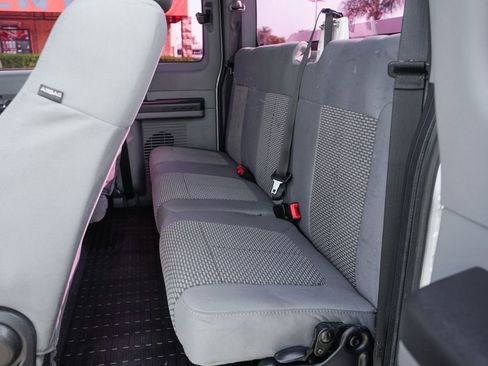 Used 2016 Ford F250 XL w/ Power Equipment Group AWD/4WD image 21