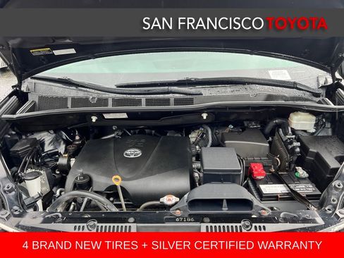 Certified 2019 Toyota Sienna SE w/ SE Preferred Package image 43