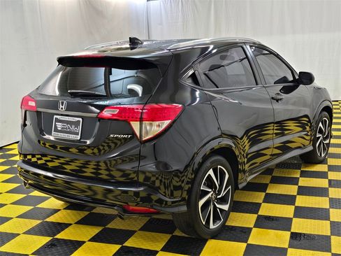 Used 2019 Honda HR-V Sport image 3