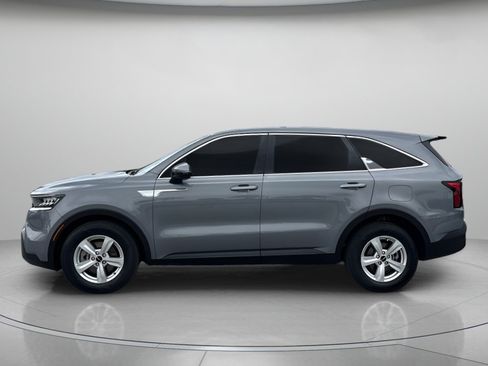 Used 2023 Kia Sorento LX FWD image 5