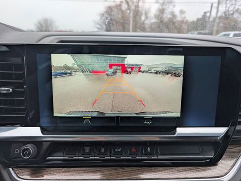 Used 2024 Chevrolet Silverado 2500 LT image 17