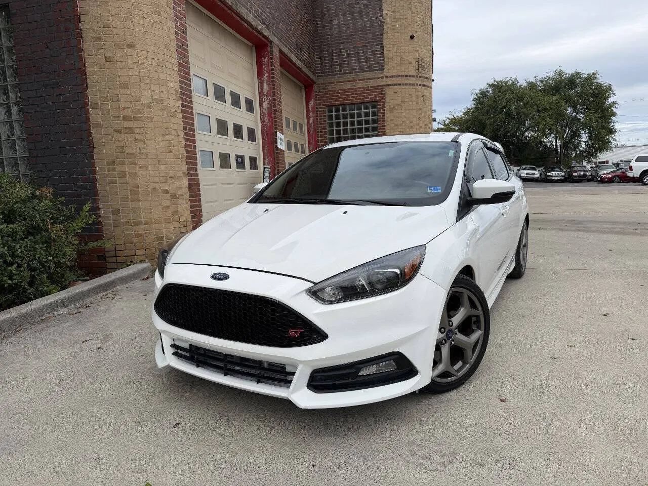 Used 2018 Ford Focus ST w/ Equipment Group 401A FWD image 2