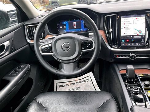 Used 2024 Volvo S60 B5 Plus image 7