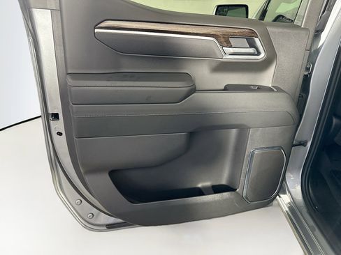 Used 2025 GMC Sierra 1500 Elevation image 25