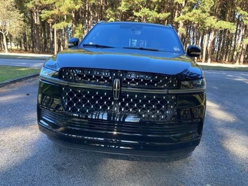 New 2025 Lincoln Navigator L Black Label image 8