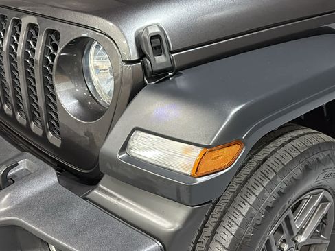 Used 2024 Jeep Wrangler Unlimited Sport AWD/4WD image 7