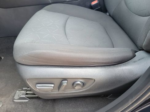 Used 2023 Toyota RAV4 XLE FWD image 17