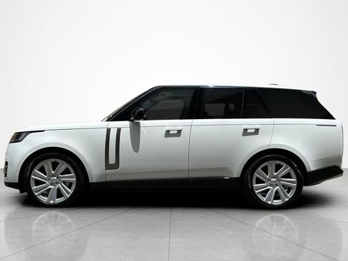 Used 2023 Land Rover Range Rover SE AWD/4WD image 2