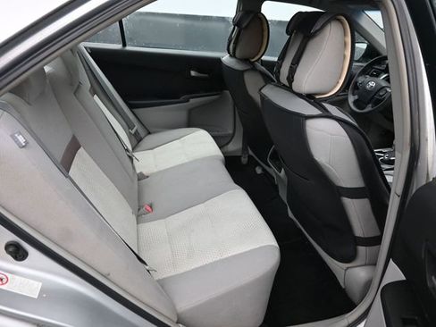 Used 2012 Toyota Camry LE image 6