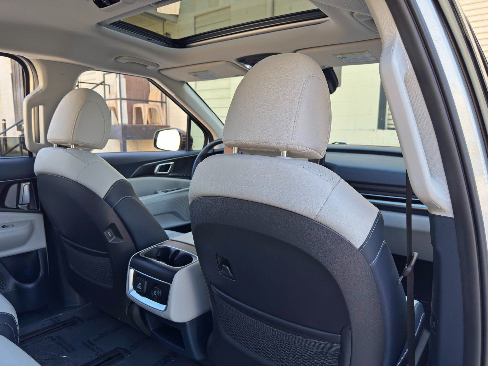 Used 2025 Kia Carnival SX Prestige FWD image 44