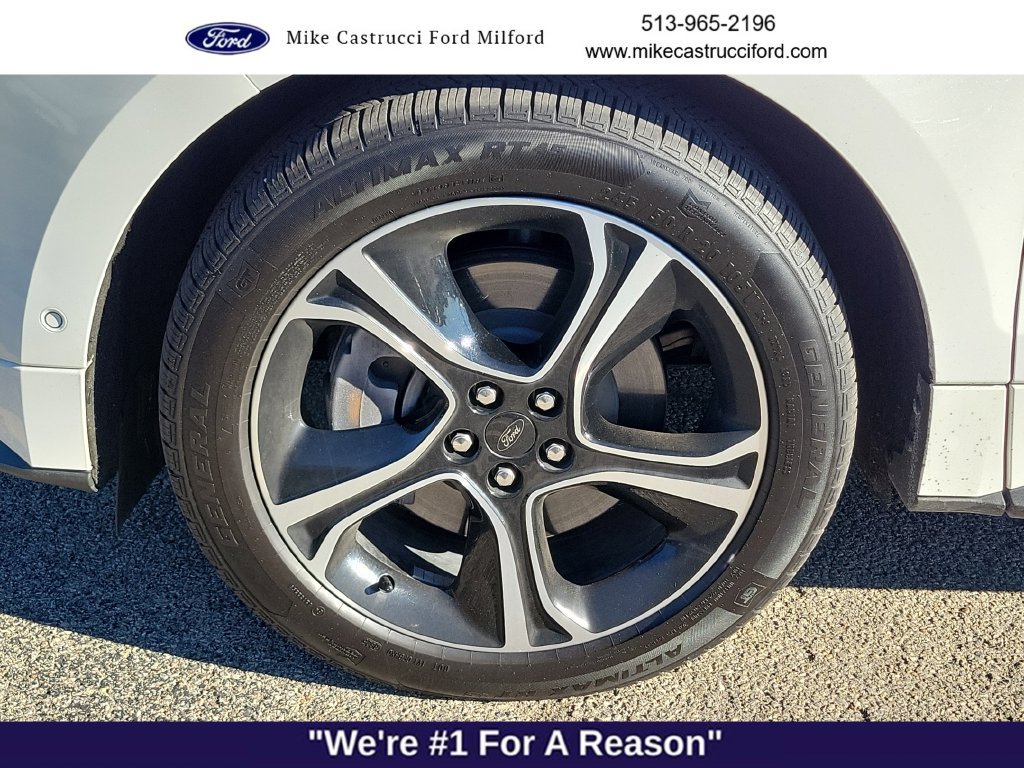 Certified 2022 Ford Edge ST w/ Equipment Group 401A AWD/4WD image 9