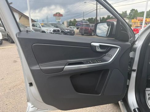 Used 2016 Volvo XC60 T5 Premier w/ Protection Package AWD/4WD image 12