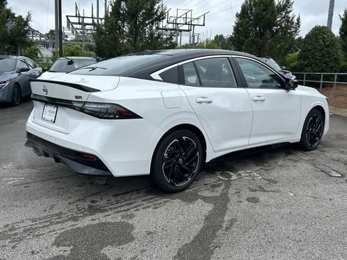 New 2026 Nissan Sentra SR w/ SR Premium Package FWD image 7