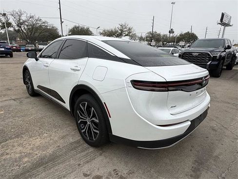 Certified 2023 Toyota Crown XLE image 7