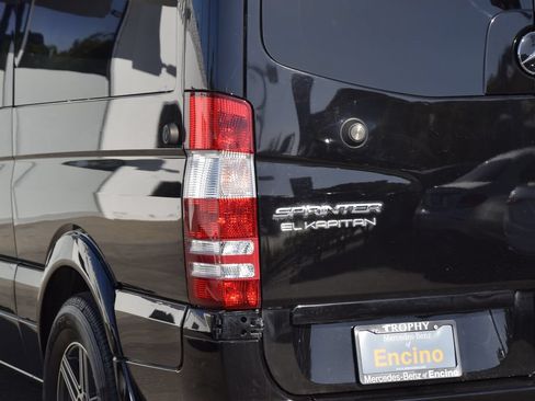 Used 2017 Mercedes-Benz Sprinter 2500 image 4