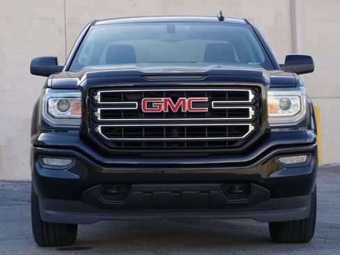 Used 2017 GMC Sierra 1500 SLE w/ SLE Value Package AWD/4WD image 2