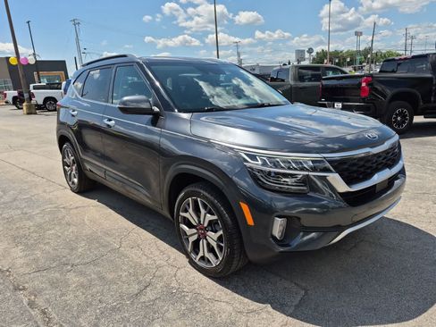 Used 2021 Kia Seltos SX w/ SX Sunroof Package AWD/4WD image 2