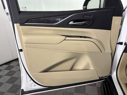 Used 2023 Cadillac Escalade Premium Luxury w/ Performance Package AWD/4WD image 8