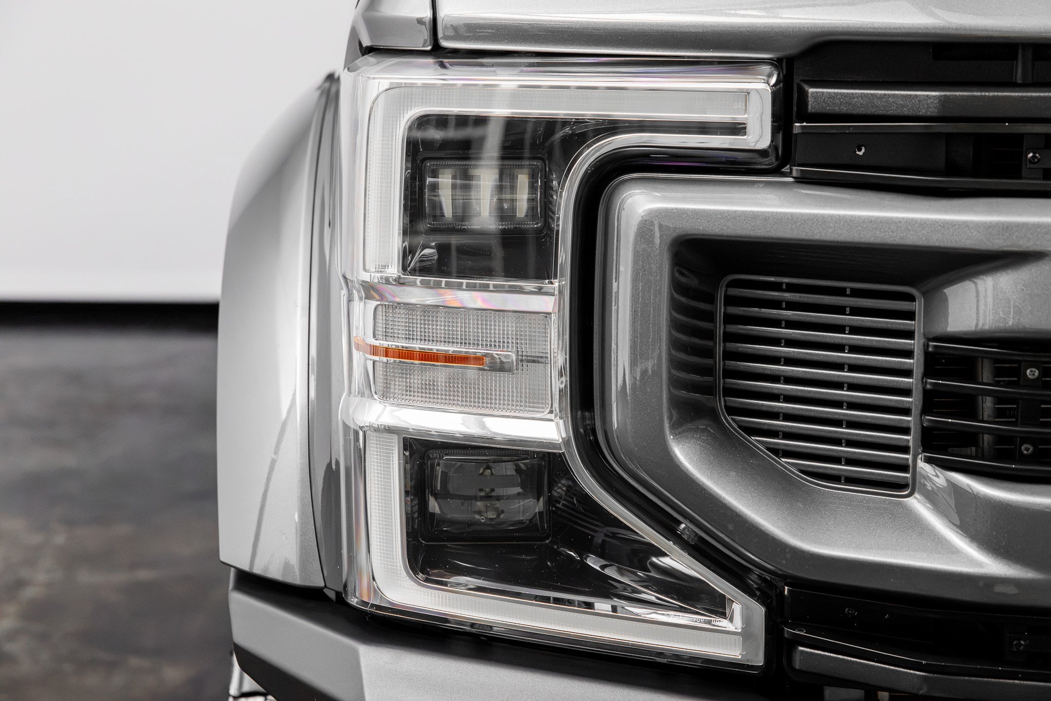 Used 2022 Ford F450 Lariat w/ Lariat Ultimate Package AWD/4WD image 3