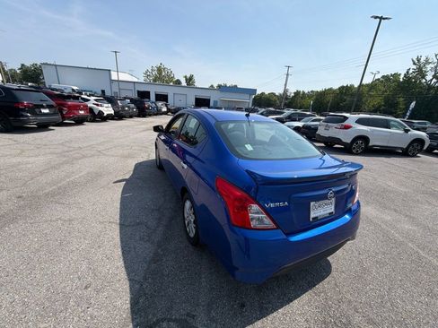 Used 2016 Nissan Versa SV w/ SV Appearance Package FWD image 5