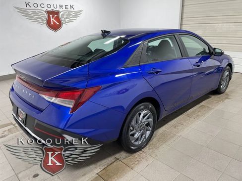 Used 2024 Hyundai Elantra SEL image 6