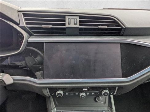 Used 2022 Audi Q3 2.0T Premium Plus image 15