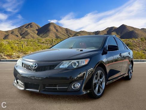 Used 2012 Toyota Camry SE w/ Leather Pkg FWD image 2