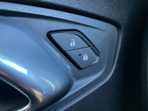 Used 2019 Chevrolet Camaro LT w/ RS Package image 12