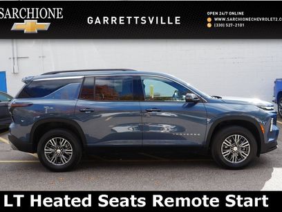Used 2025 Chevrolet Traverse LT