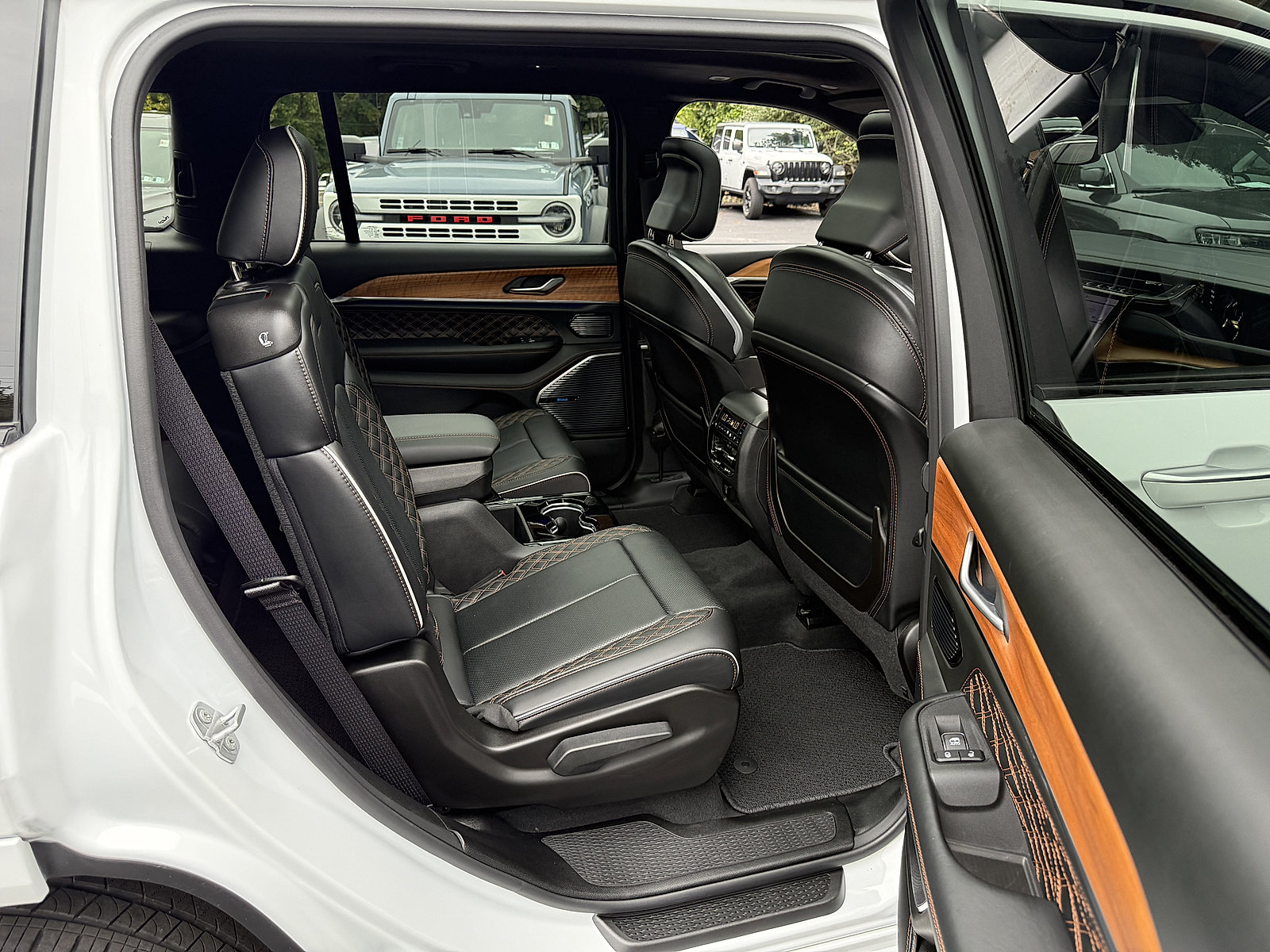 Certified 2025 Jeep Grand Cherokee L Summit AWD/4WD image 22