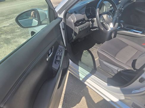 Used 2022 Nissan Sentra SV FWD image 5