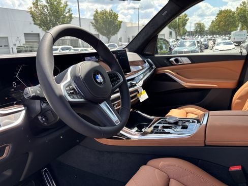 New 2027 BMW X7 xDrive40i w/ M Sport Package AWD/4WD image 16