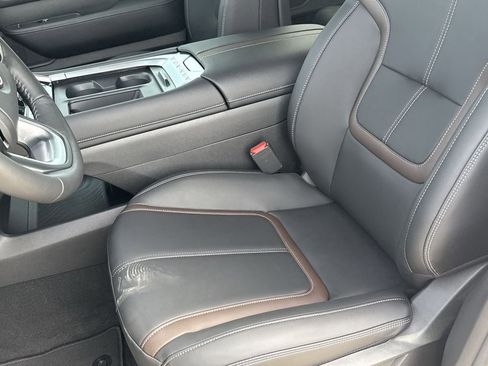New 2026 Nissan Armada SL w/ Captain's Chari Seat Package image 23