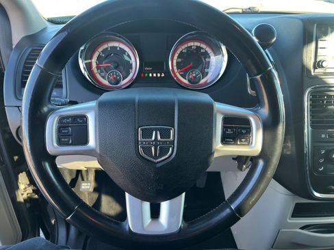 Used 2017 Dodge Grand Caravan SE w/ Power Window Group image 9