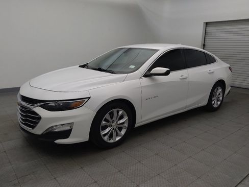 Used 2022 Chevrolet Malibu LT FWD image 2