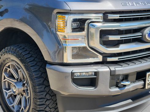 Used 2022 Ford F250 Platinum w/ FX4 Off-Road Package AWD/4WD image 36