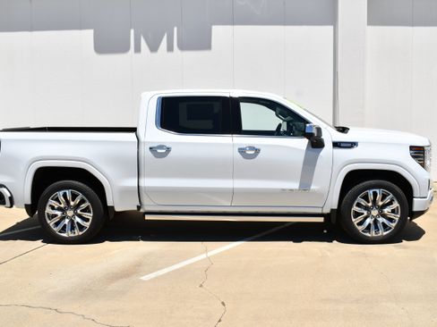 New 2026 GMC Sierra 1500 Denali w/ Denali Reserve Package AWD/4WD image 6