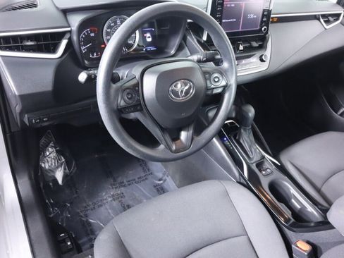 Used 2020 Toyota Corolla LE image 9