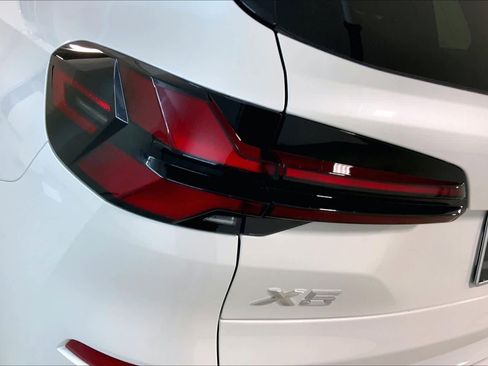 New 2026 BMW X5 xDrive40i w/ M Sport Package image 14