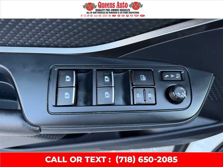 Used 2018 Toyota C-HR XLE FWD image 41