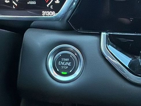 Used 2024 GMC Canyon Elevation w/ Convenience Package image 26