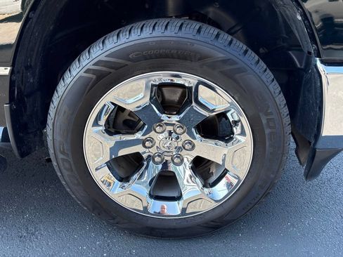 Used 2019 RAM 1500 Big Horn AWD/4WD image 12