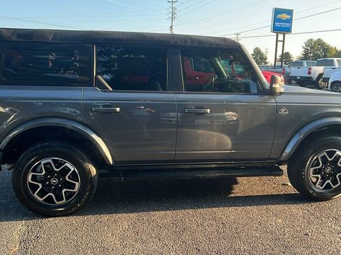 Used 2024 Ford Bronco Outer Banks image 4