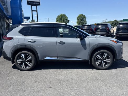 Used 2023 Nissan Rogue SL w/ SL Premium Package AWD/4WD image 2
