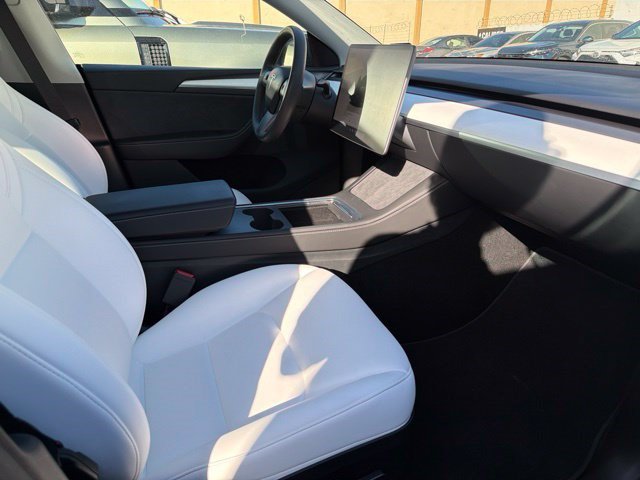 Used 2024 Tesla Model Y Long Range AWD/4WD image 15