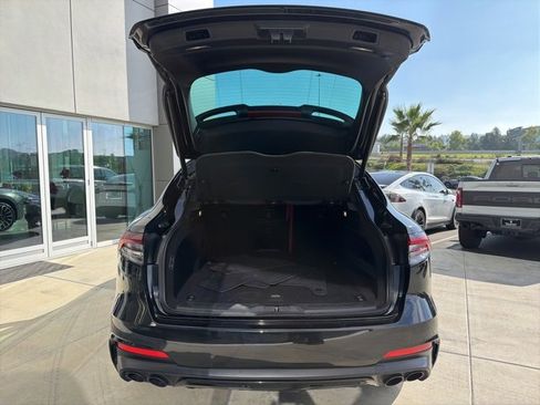 Certified 2022 Maserati Levante GT image 11