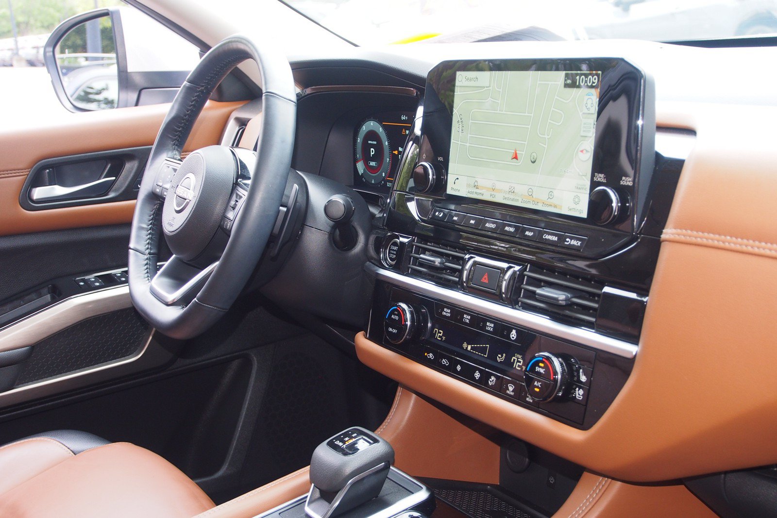 Used 2024 Nissan Pathfinder Platinum AWD/4WD image 10
